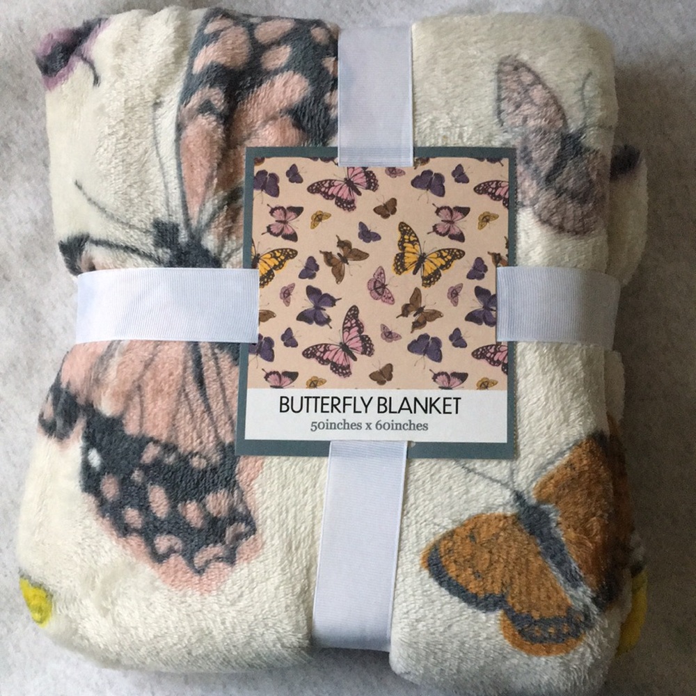 NEW NEVER USED plush butterfly blanket!!